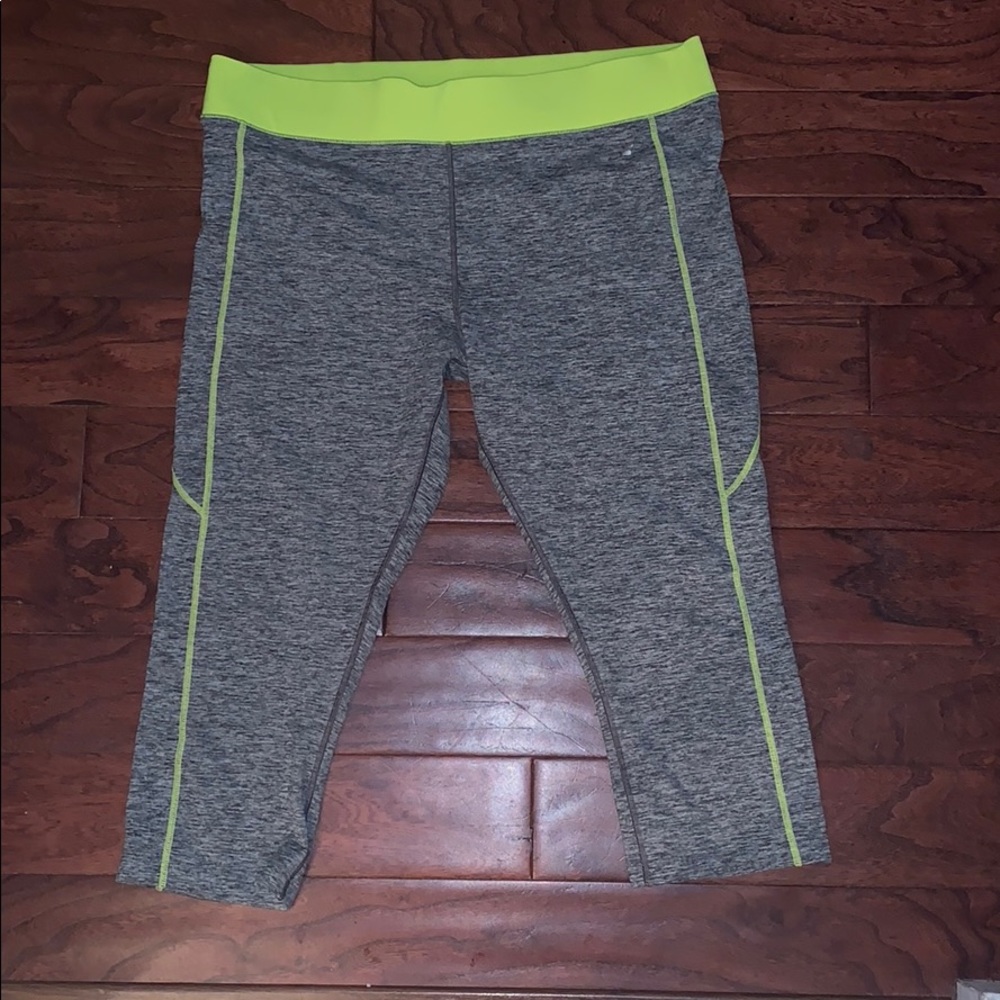Athletic capris